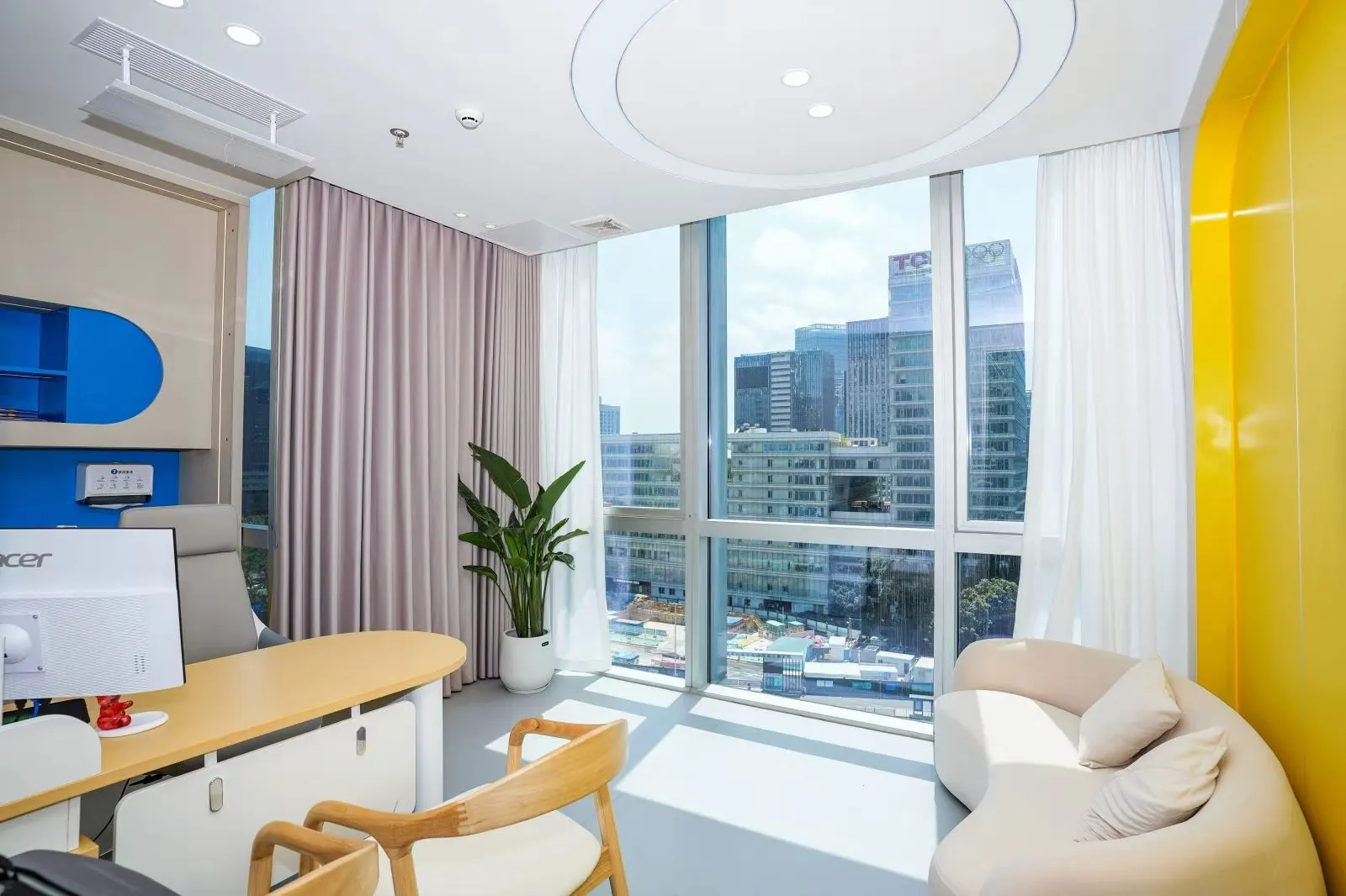 Consultation room with Shenzhen skyline